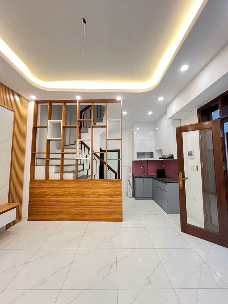 BÁN NHÀ XUÂN ĐỈNH 30M2 X 5 TẦNG , MT 5.7M , NHÀ MỚI GẦN PHỐ , GẦN Ô TÔ , CHỈ 8.3 TỶ